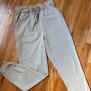Lululemon stretch high rise joggers never worn